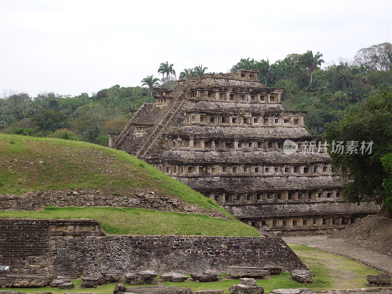 金字塔的壁龛，El Tajin，墨西哥